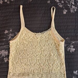 Chic Floral Lace Tank Top in Cream